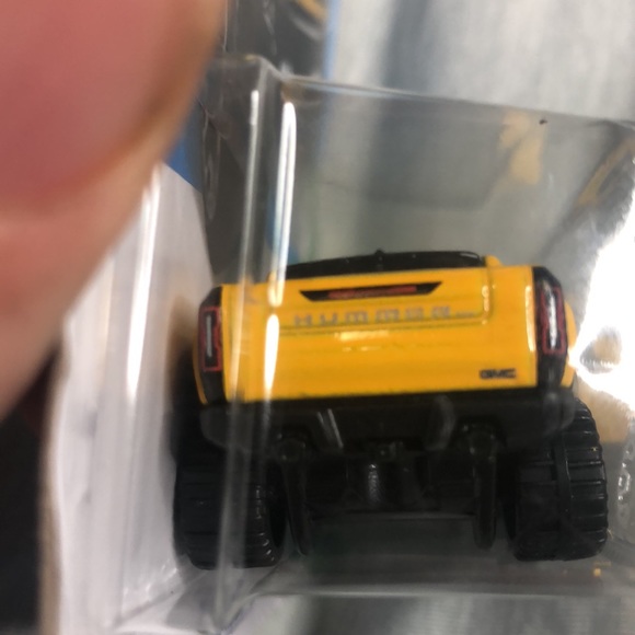 GMC hummer EV - Picture 6 of 7